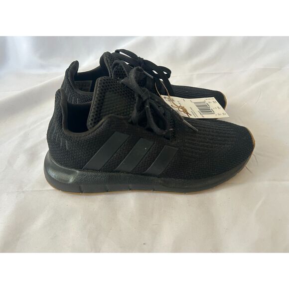 NWT adidas Kids' Swift Run 1.0 Running Shoes Black Sneakers Size 1.5 Boys - Picture 3 of 5